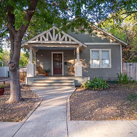 Chic Downtown Farmhouse With Garden And Bbq Grill San Antonio Exterior photo