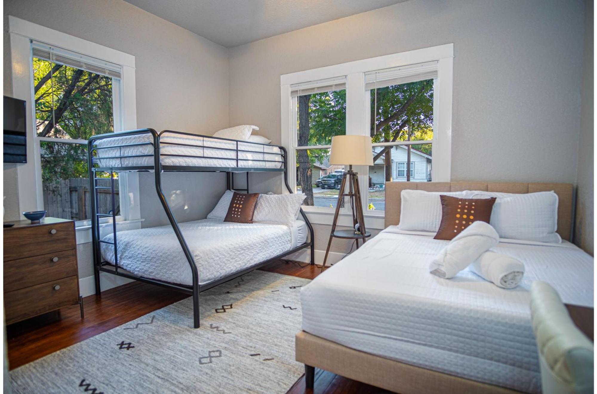 Chic Downtown With Garden And Bbq Grill San Antonio