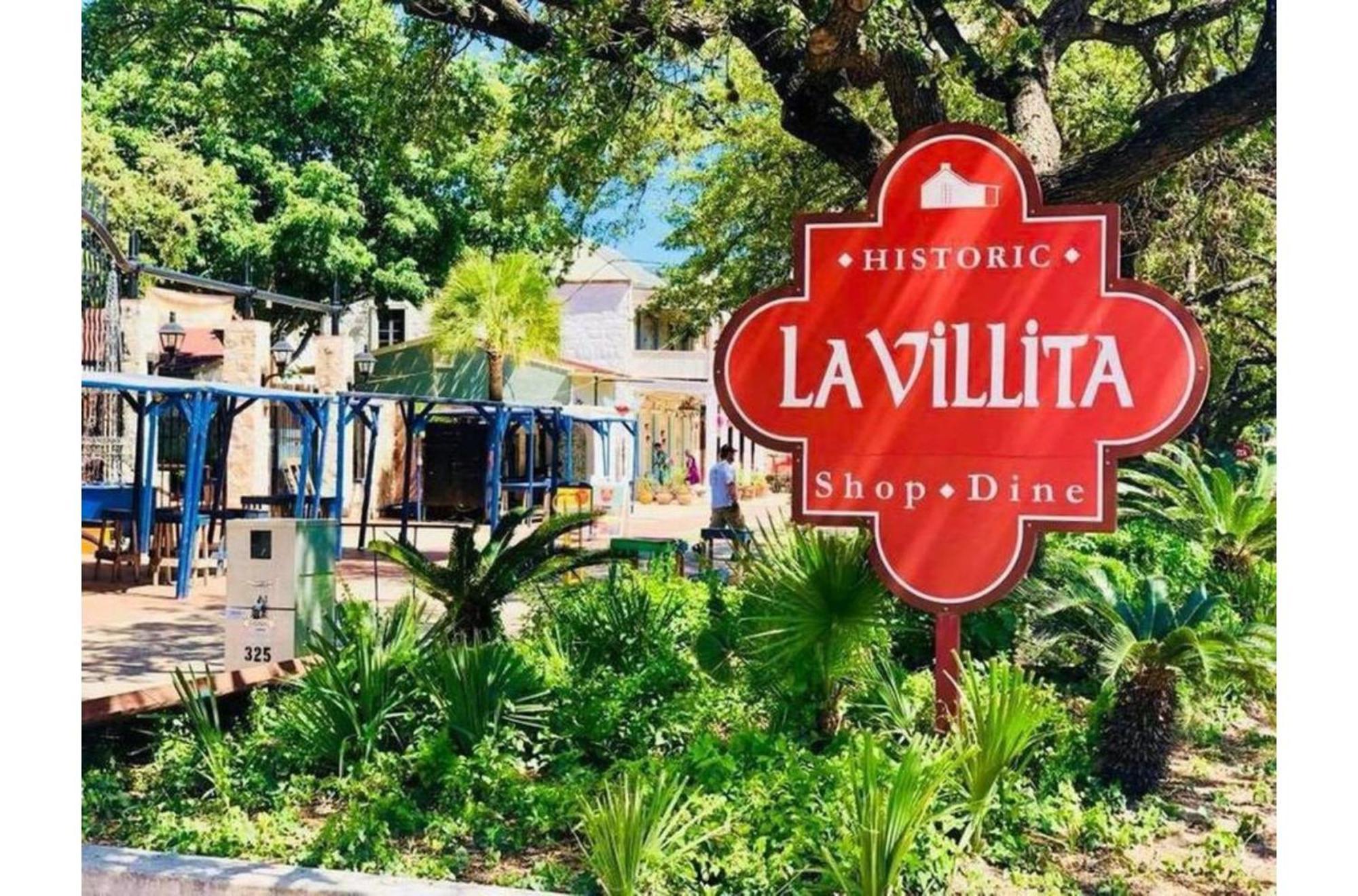 Chic Downtown With Garden And Bbq Grill